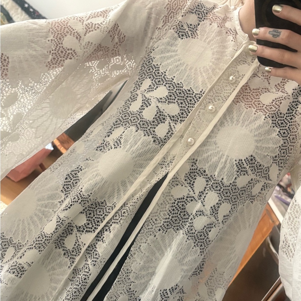 Vintage Catalina White Long Sleeve Lace cape